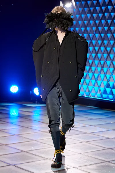 Look 27